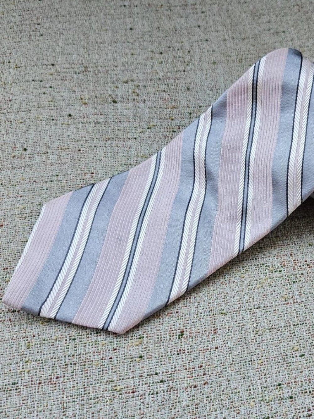 Vintage DKNY Men Tie Pink/Gray Necktie Classic Tie 100% Silk Made in USA